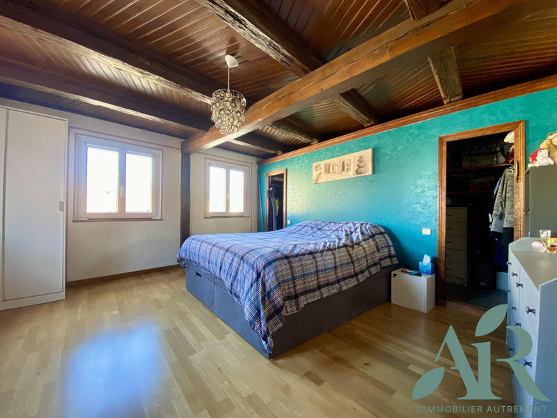 Maison traditionnelle - 192 m² - 7 pièces