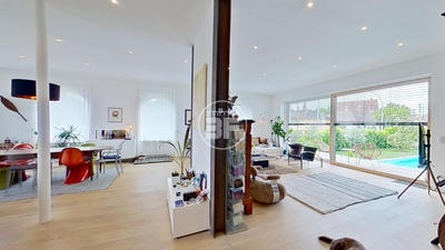 Maison - 308 m² - 8 pièces