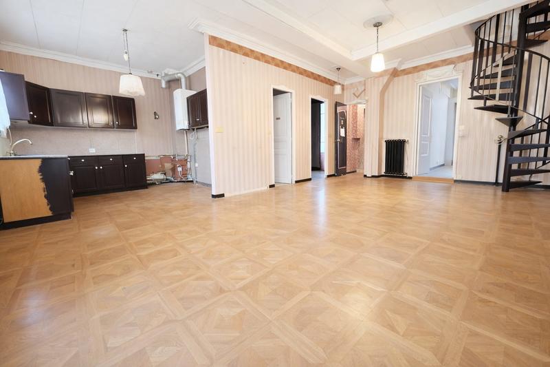 Appartement - 106 m² - 6 pièces