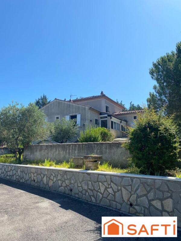 Maison - 225 m² - 10 pièces