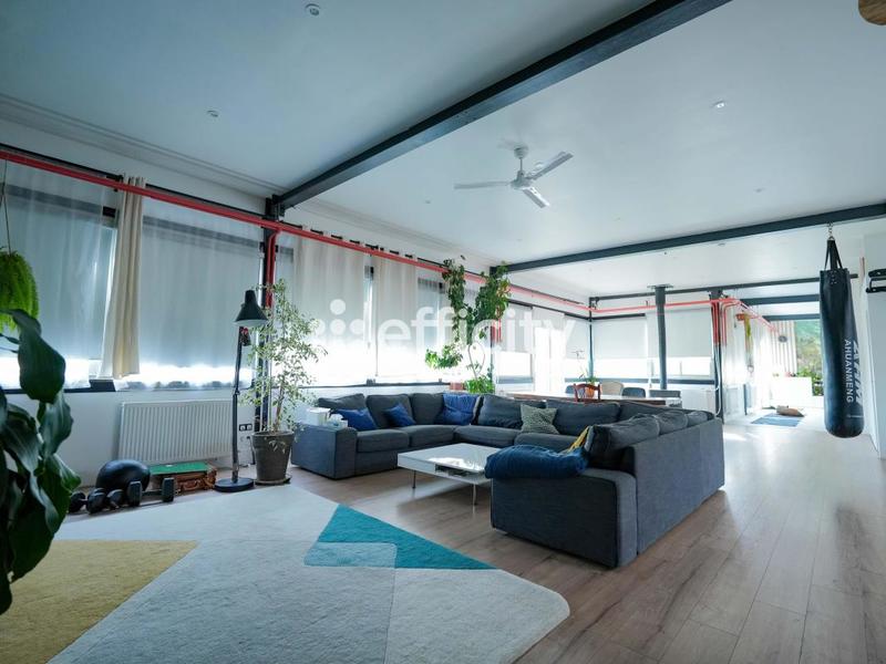 Demeure - 380 m² - 6 pièces