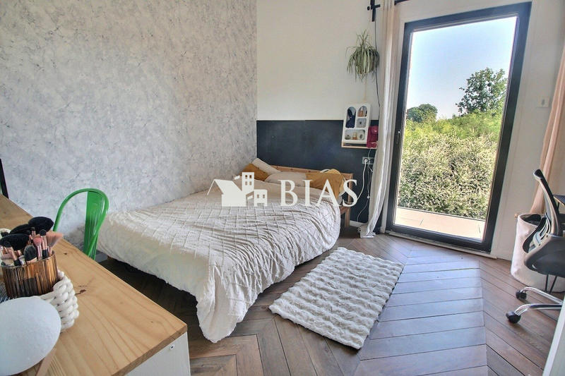 Maison contemporaine - 260 m² - 6 pièces