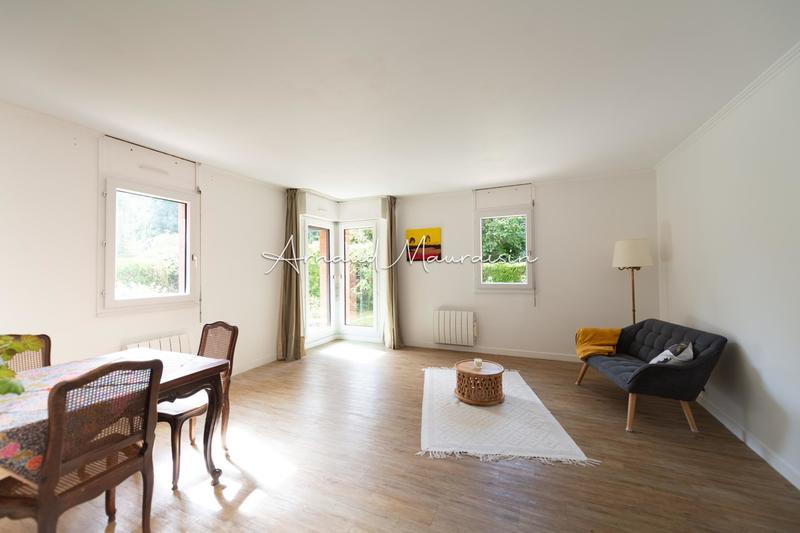 Appartement - 104 m² - 6 pièces