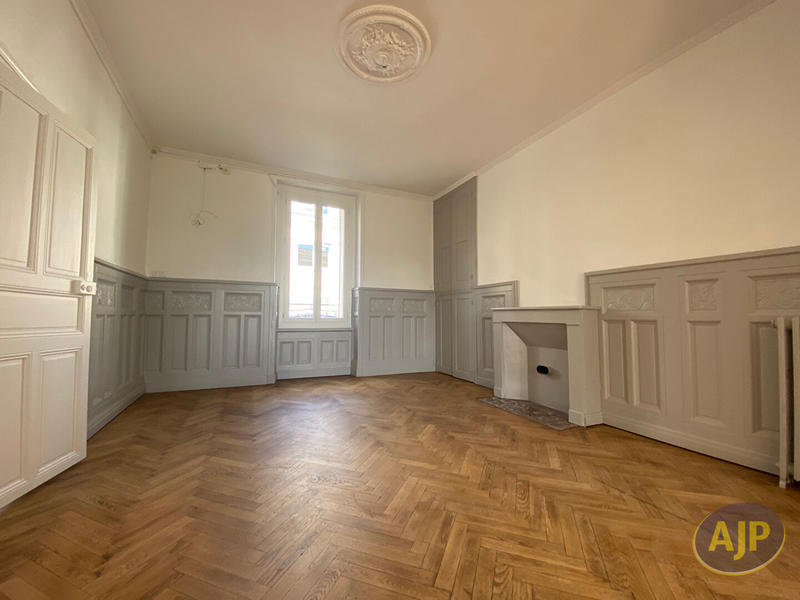 Maison - 167 m² - 8 pièces