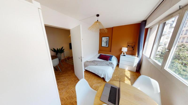 Chambre - 11 m² - 4 pièces