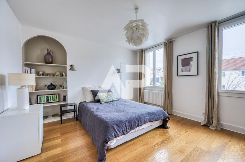 Maison - 240 m² - 6 pièces