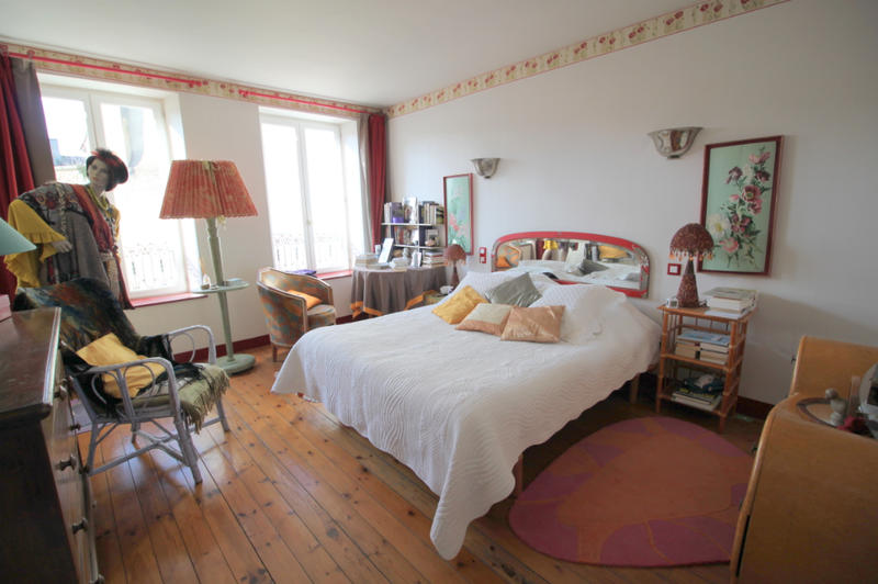 Maison - 226 m² - 7 pièces