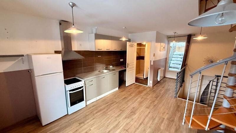 Maison - 93 m² - 7 pièces