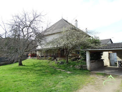 Maison ancienne - 241 m² - 7 pièces