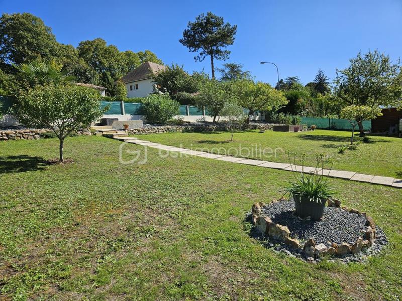 Maison traditionnelle - 162 m² - 7 pièces