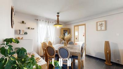 Maison - 210 m² - 6 pièces