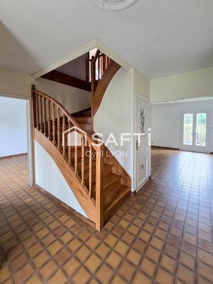 Maison - 161 m² - 6 pièces