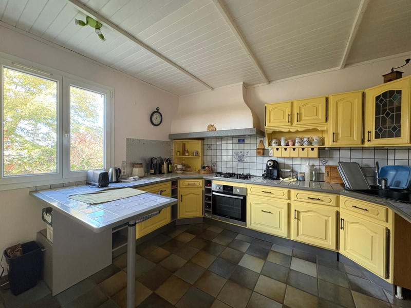 Maison - 230 m² - 8 pièces