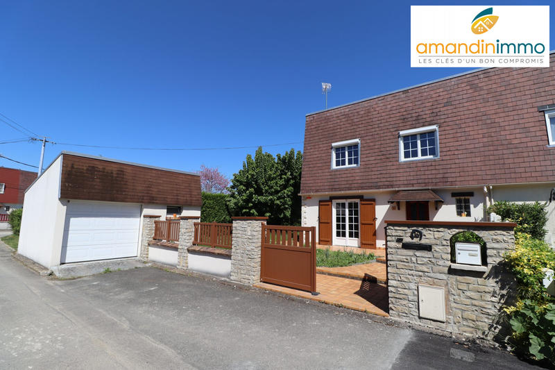 Maison - 90 m² - 5 pièces