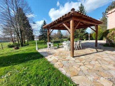 Maison - 170 m² - 7 pièces