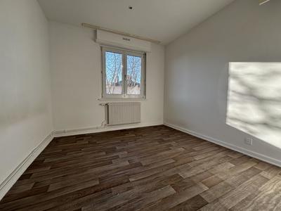 Appartement - 79 m² - 4 pièces