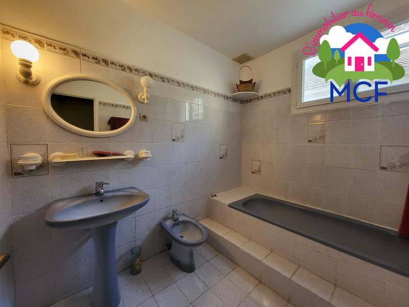 Maison - 288 m² - 10 pièces