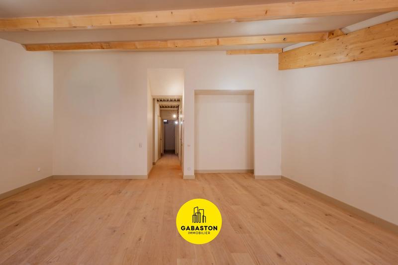 Immeuble - 271 m² - 9 pièces