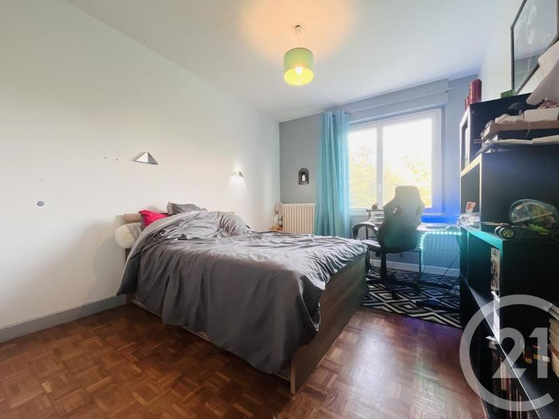 Maison - 104 m² - 5 pièces