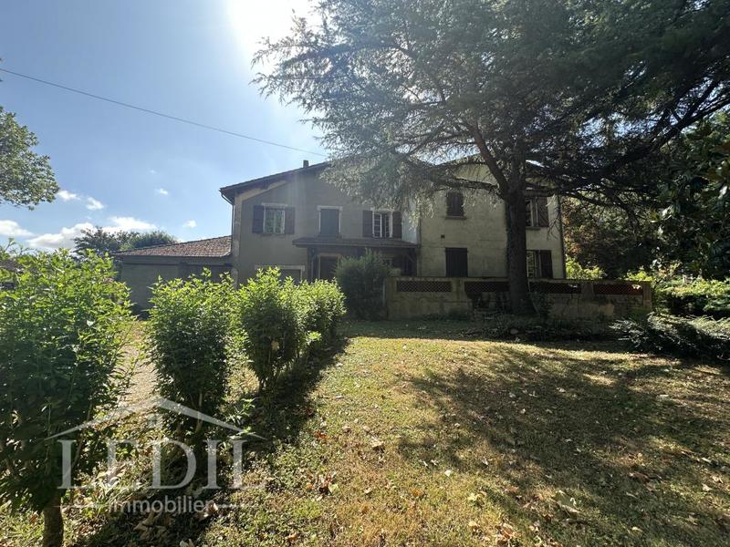 Maison - 225 m² - 6 pièces