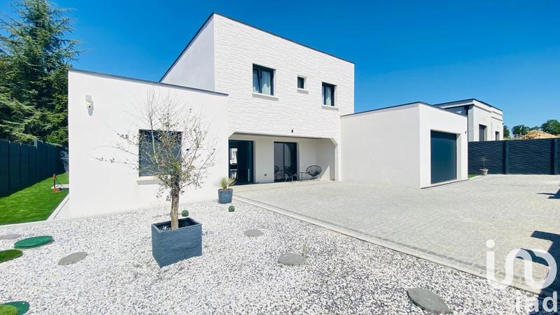 Maison - 190 m² - 8 pièces