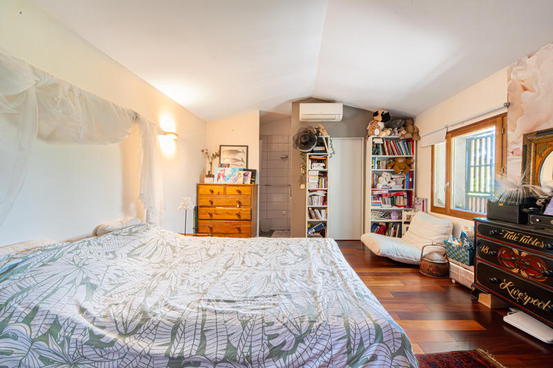 Maison - 300 m² - 10 pièces