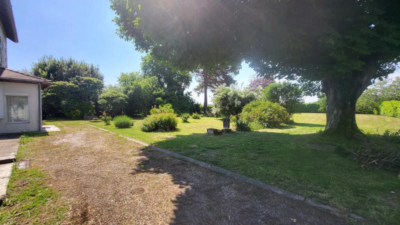 Maison - 213 m² - 8 pièces