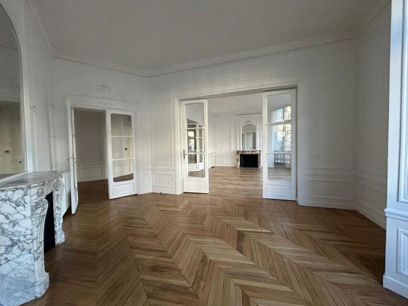 Appartement - 187 m² - 5 pièces