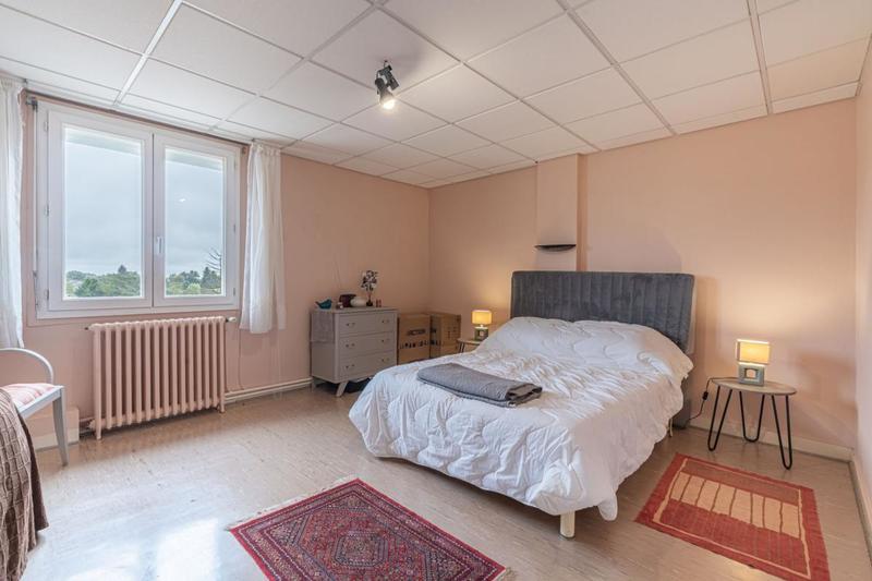 Maison - 302 m² - 8 pièces