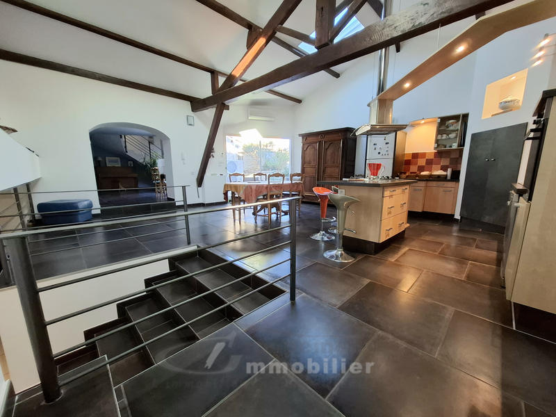 Maison - 230 m² - 6 pièces