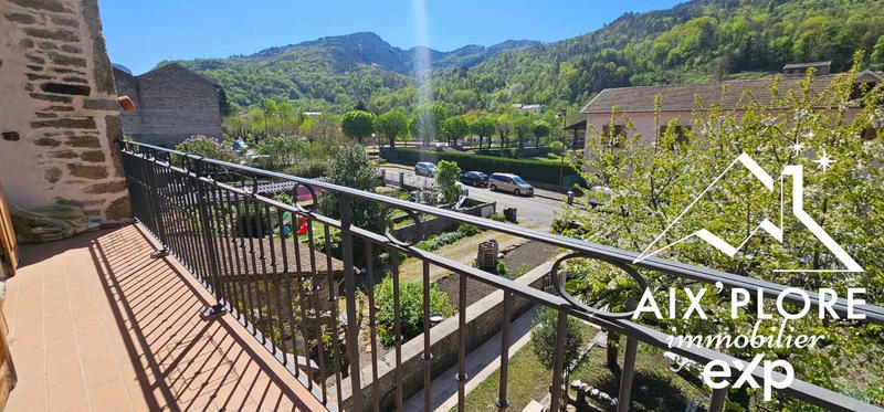 Maison - 282 m² - 10 pièces