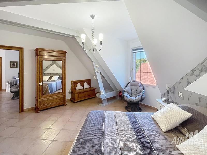 Propriété - 255 m² - 6 pièces