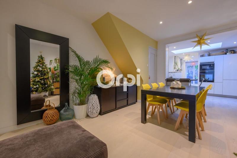 Maison - 104 m² - 4 pièces