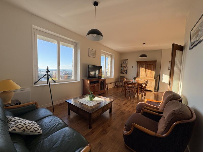 Appartement - 94 m² - 5 pièces