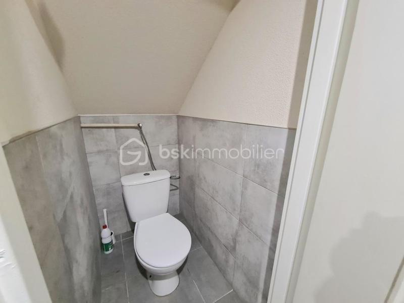 Maison - 180 m² - 9 pièces