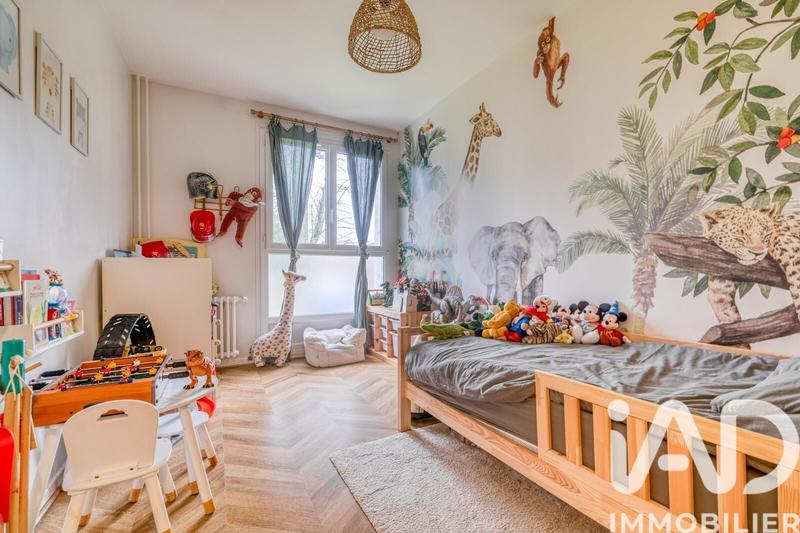 Appartement - 90 m² - 4 pièces