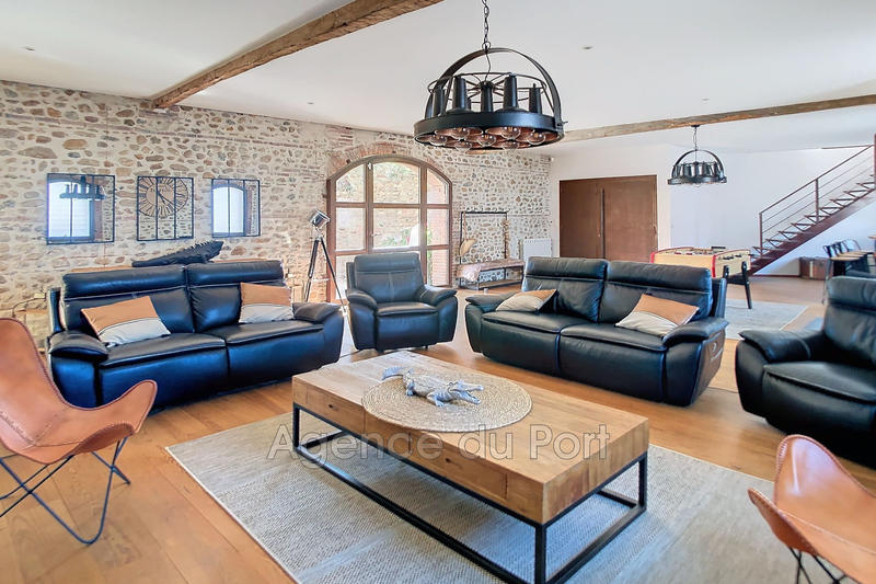 Villa - 260 m² - 6 pièces