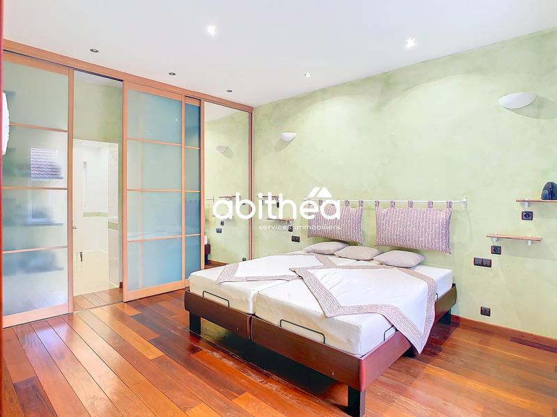 Maison - 182 m² - 6 pièces