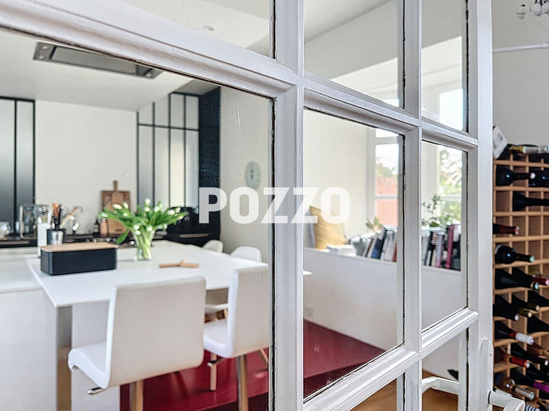 Maison - 335 m² - 9 pièces