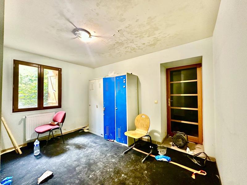 Maison - 201 m² - 6 pièces