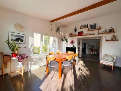 Maison - 210 m² - 6 pièces