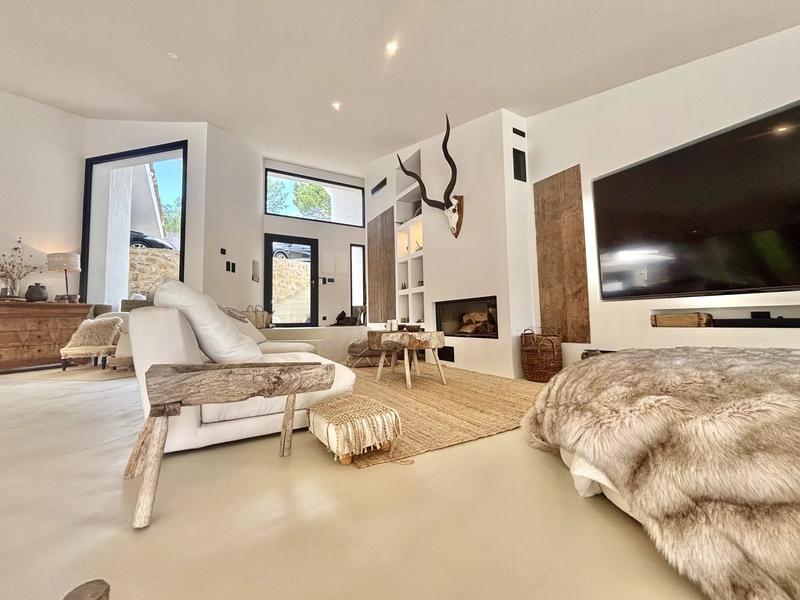 Villa - 260 m² - 6 pièces