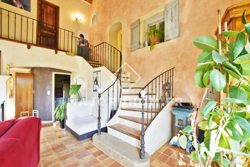 Maison - 211 m² - 6 pièces