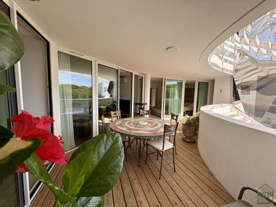 Appartement - 100 m² - 4 pièces