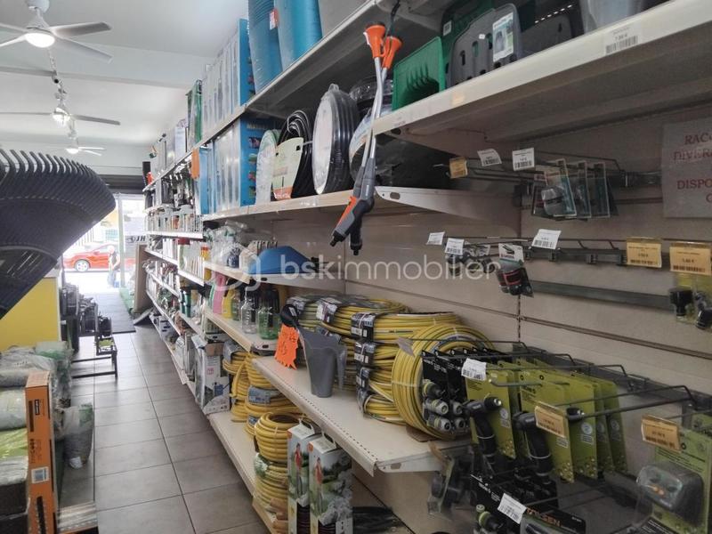 Local commercial - 220 m² - 2 pièces