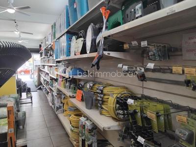 Local commercial - 220 m² - 2 pièces