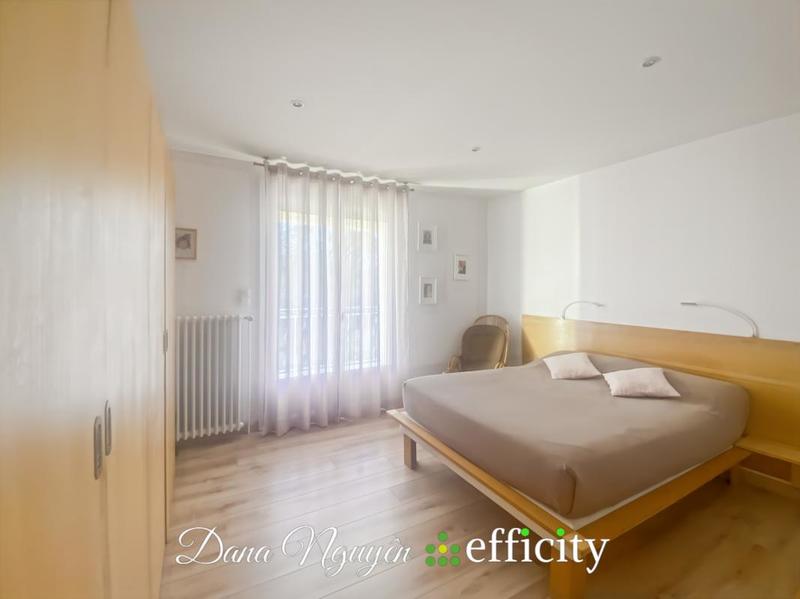 Villa - 171 m² - 8 pièces