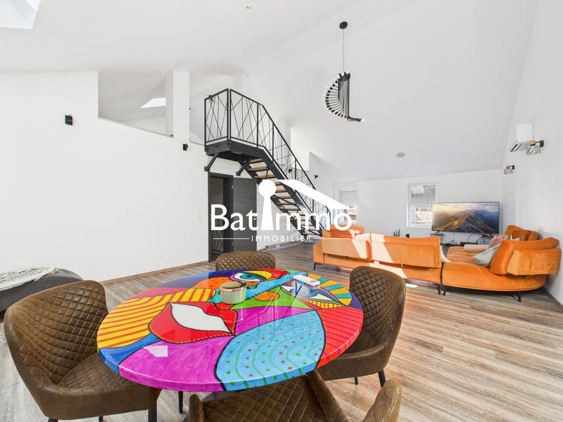 Maison - 245 m² - 8 pièces