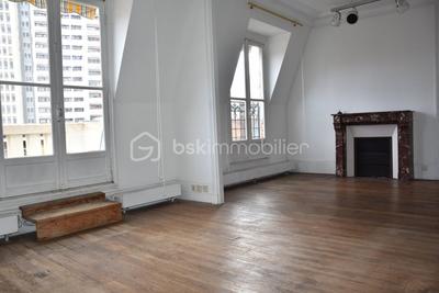 Appartement - 77 m² - 5 pièces