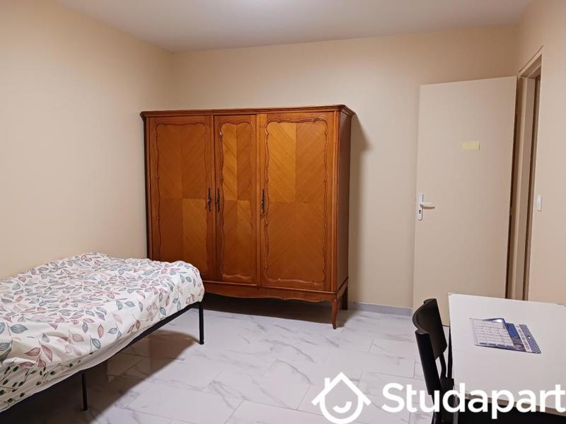 Chambre - 10 m² - 1 pièce